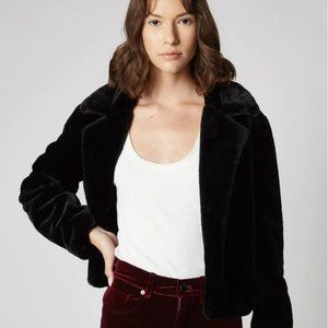 BLANKNYC Crop Faux Fur Jacket in Uptown Girl (Black, size Small)